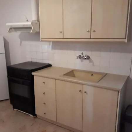 Almirikia Apartment