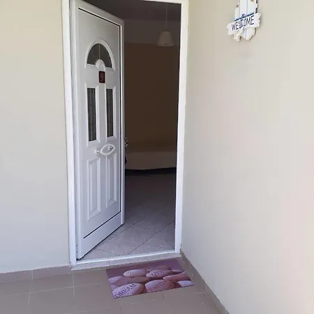 Appartement Almirikia